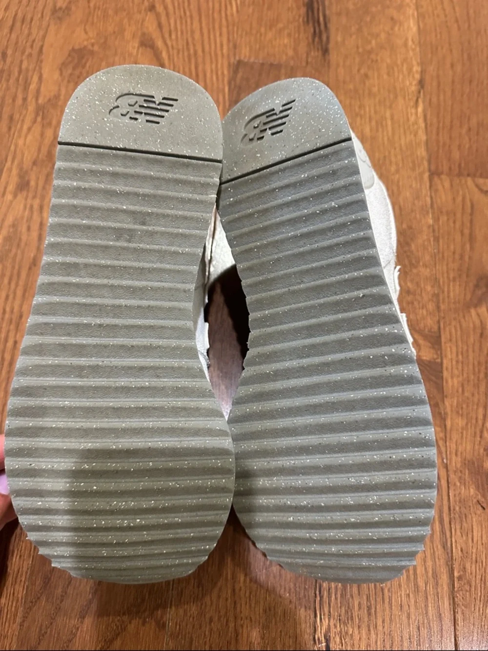 New Balance 574+ Women’s White Sneakers- Size 9 - Picture 5 of 5